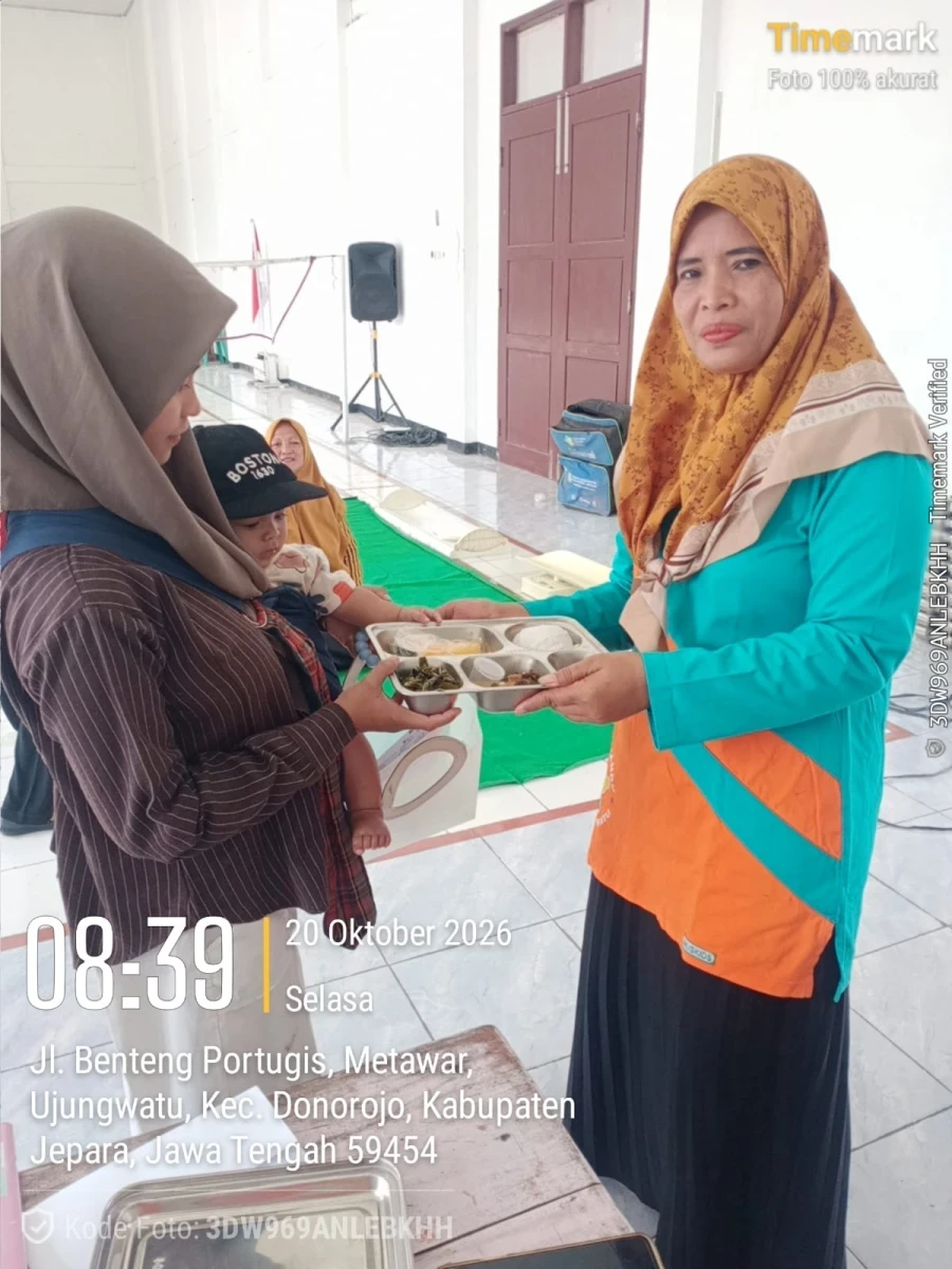PENDISTRIBUSIAN MAKAN BERGIZI GRATIS (MBG) DI RW 01 POS 04 METAWAR