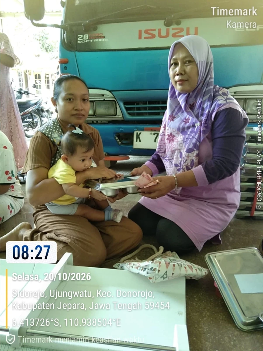 TP.PKK DESA DAMPINGI PENDISTRIBUSIAN MBG DI POS 02 RW 02 SIDOREJO