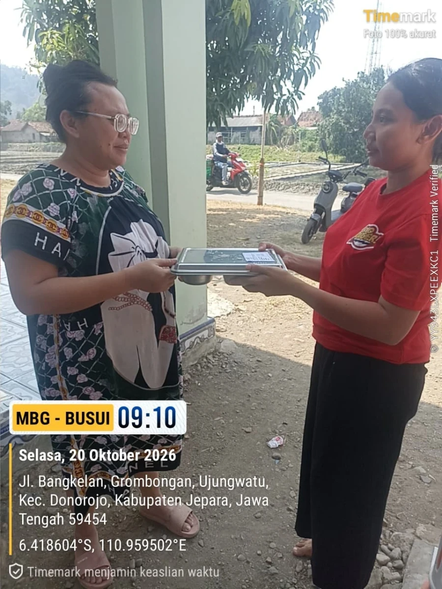TP.PKK DESA DAMPINGI PENDISTRIBUSIAN MBG DI POS 06 RW 03 GROBOGAN