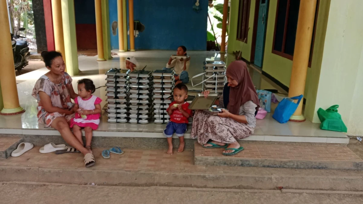 MAKANAN BERGIZI GRATIS