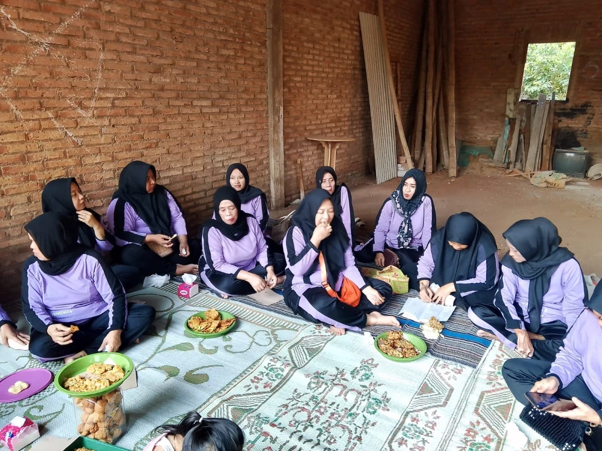 PERTEMUAN RUTIN PKK RT 04 RW 03 TAHUNAN