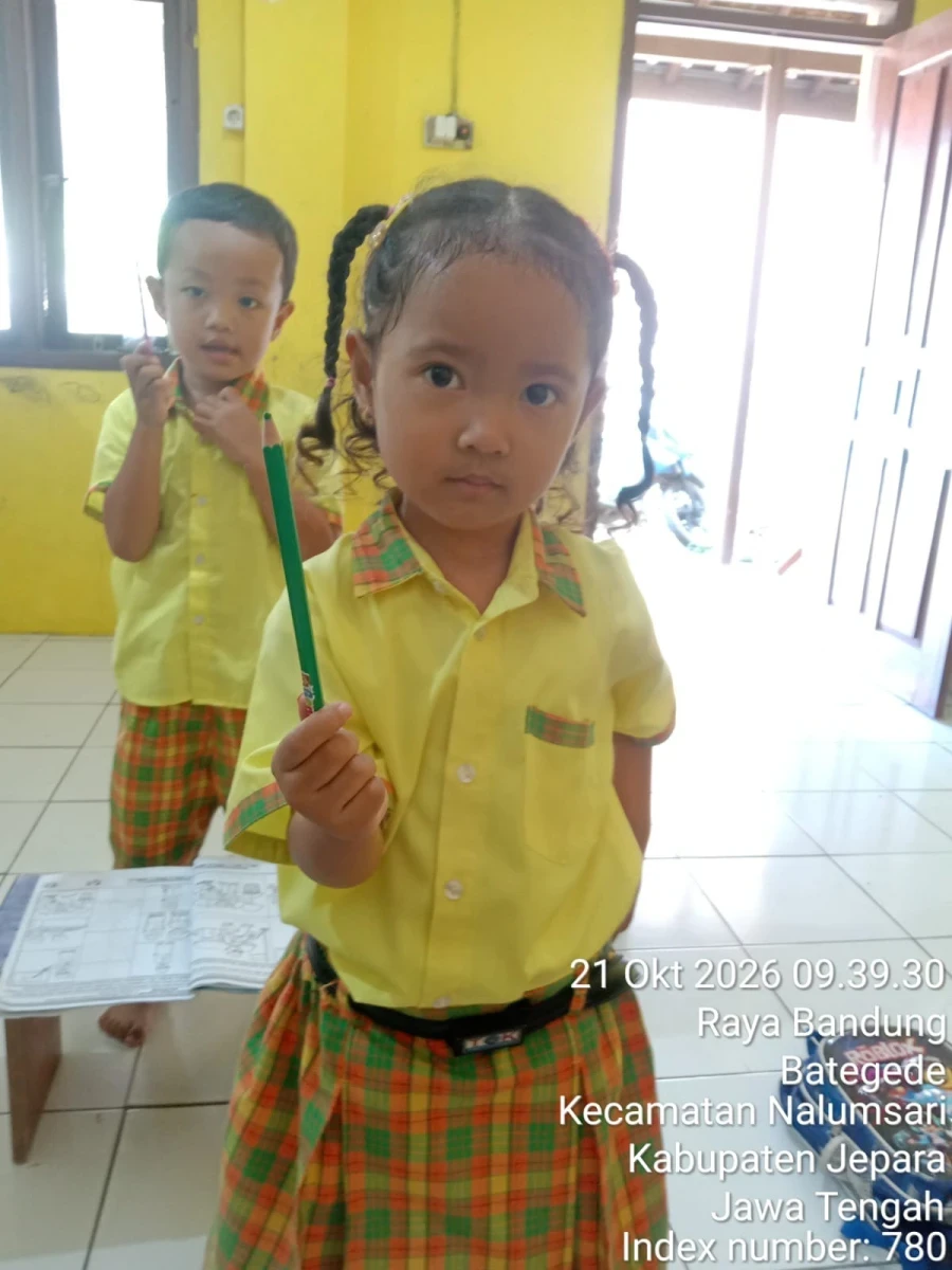 Berlatih mengenal warna