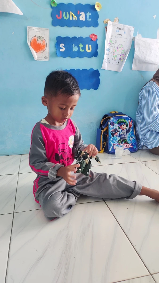 Kegiatan bermain robot robotan