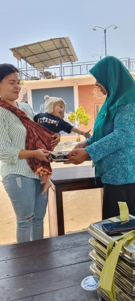 Pemberian MBG bagi Ibu Menyusui di Posyandu Kasih Ibu 1