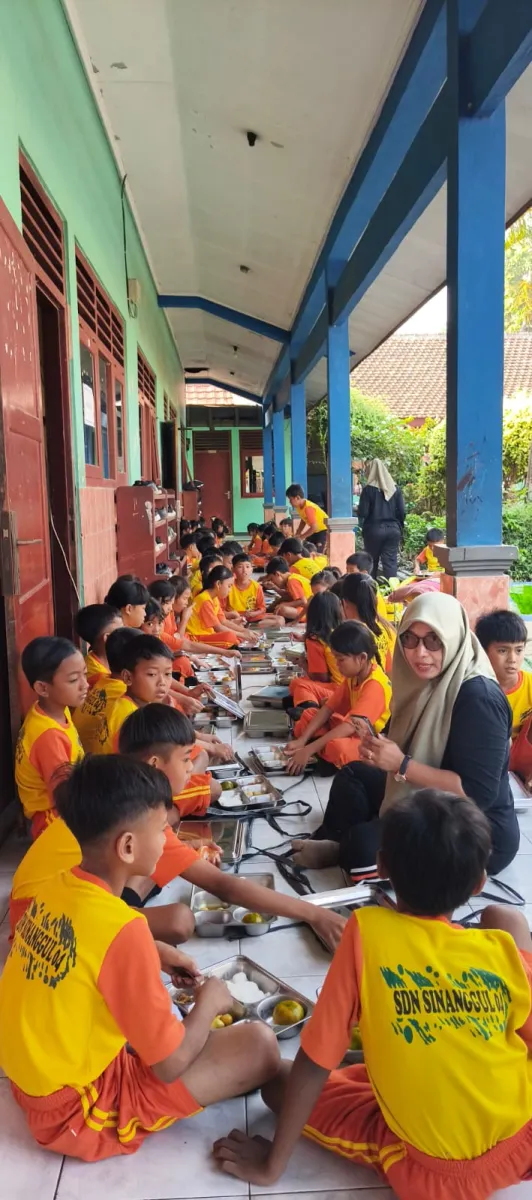 Ketua TP PKK Kecamatan Mlonggo Monitoring Pelaksanaan Program Makan Bergizi Gratis di SD Negeri 04 Sinanggul