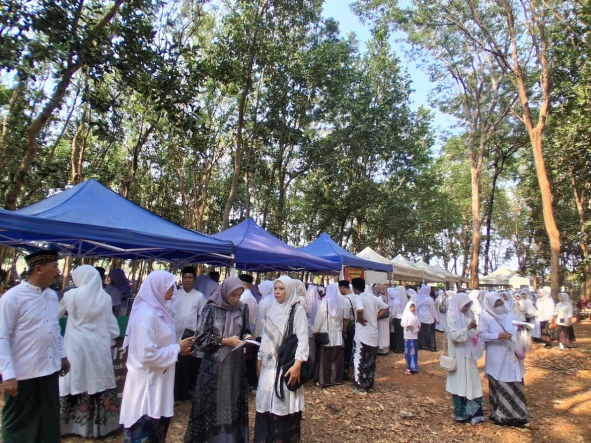 BAZAR UMKM dalam rangka "Hari Santri Nasional"