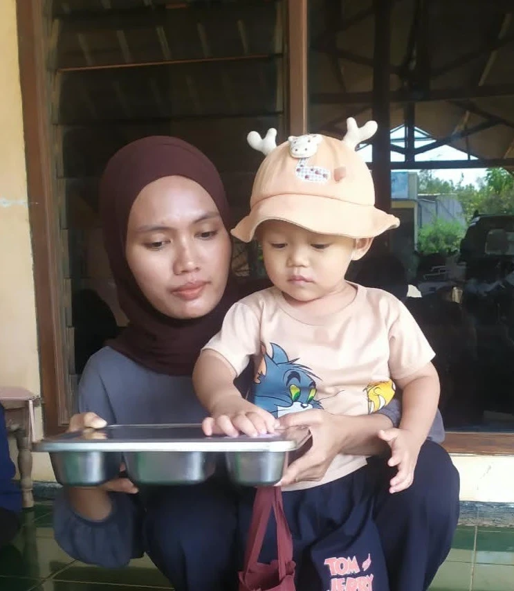Kegiatan Pembagian MBG Ibu Menyusui Posyandu Harapan 6 RW 07 Karanggondang