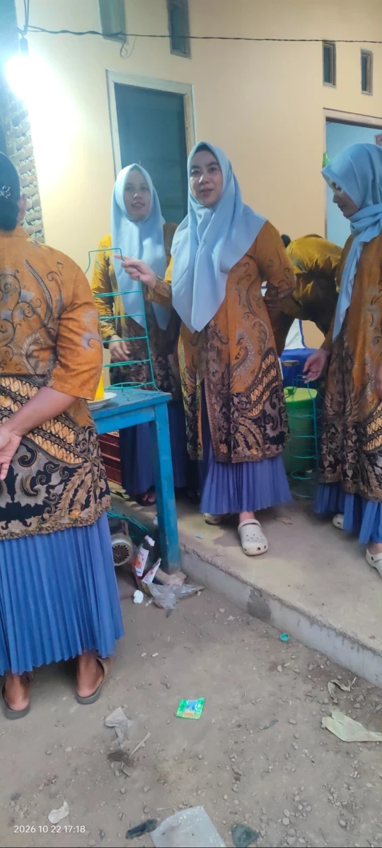 Pelestarian Tradisi Sinoman dalam Kegiatan Hajatan Warga PKK RT 1 RW 6 