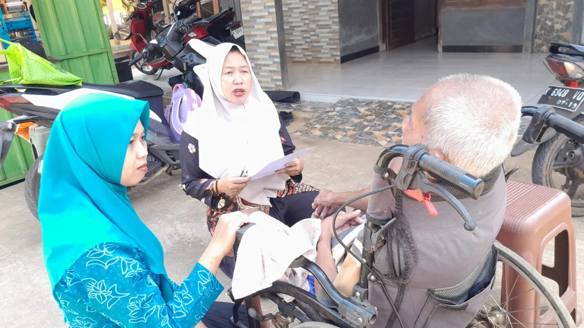 Pendampingan dan Kunjungan Rumah anak stunting dan Lansia beresiko