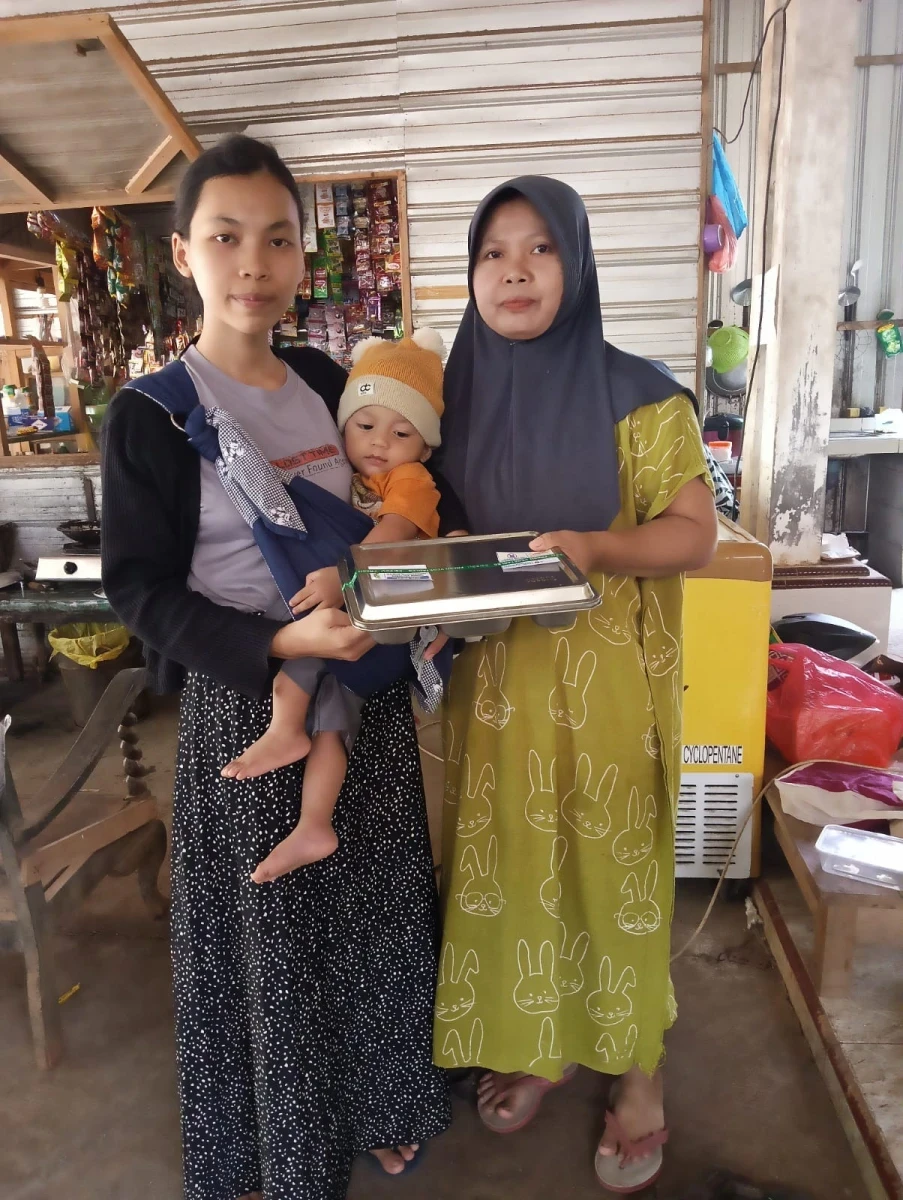 KADER DESA PETEKEYAN SALURKAN MBG KEPADA BALITA, DUKUNG PEMENUHAN GIZI ANAK SEJAK DINI