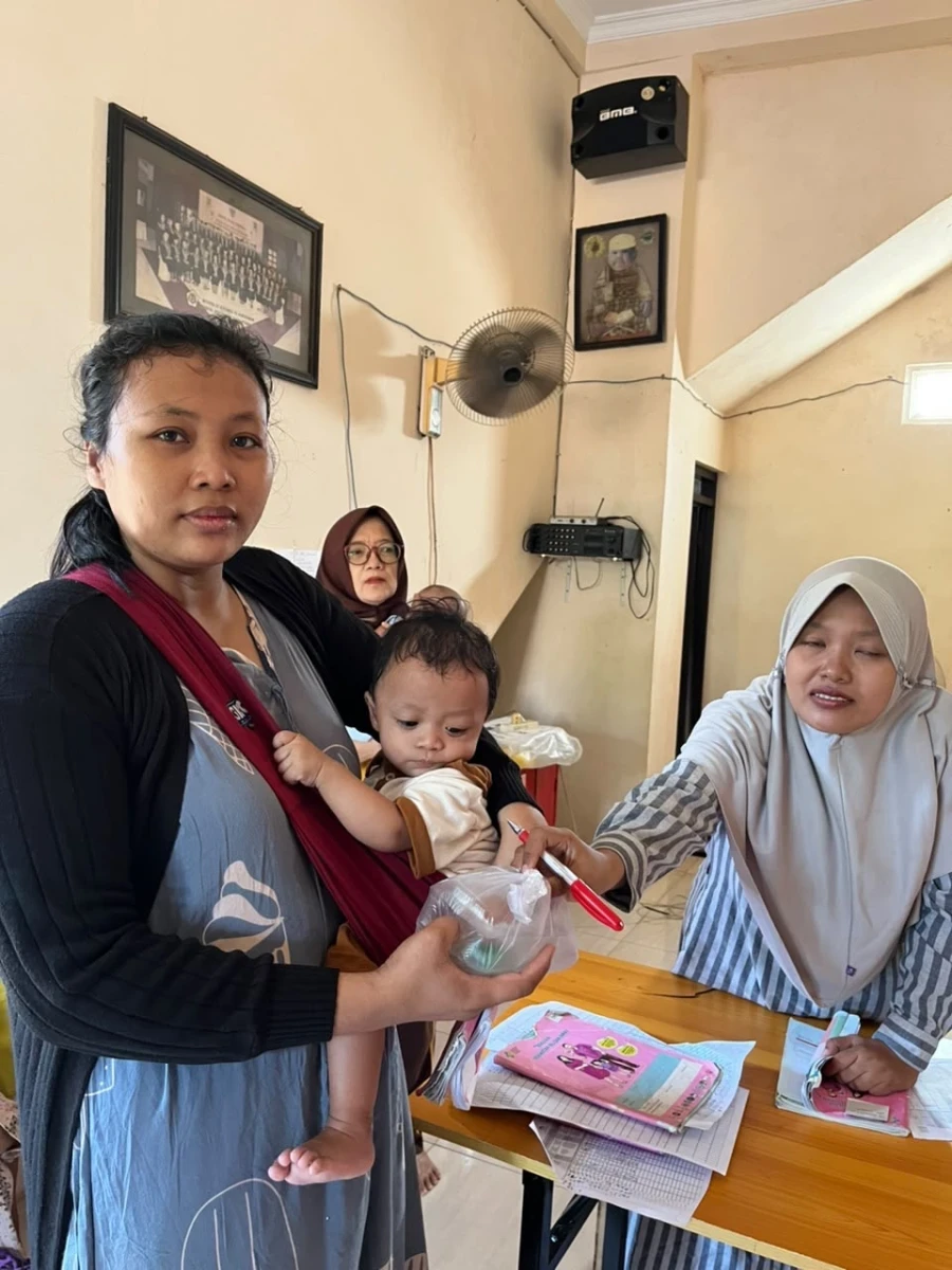 Kegiatan Penimbangan Rutin Balita di Posyandu Margorahayu Desa Kriyan