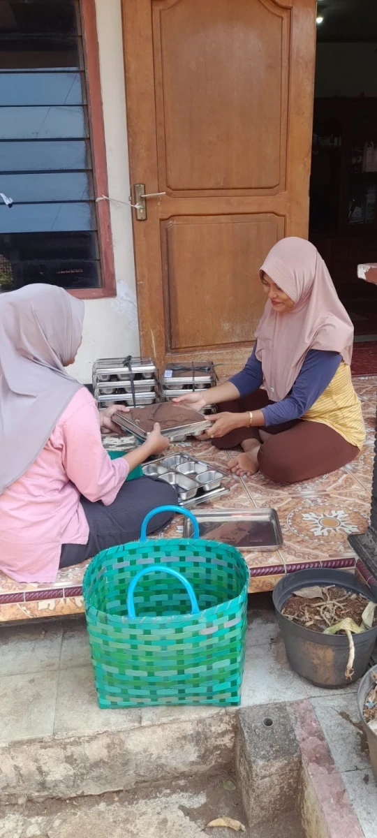 Pembagian MBG di Posyandu Kasih Ibu 3 Desa Senenan