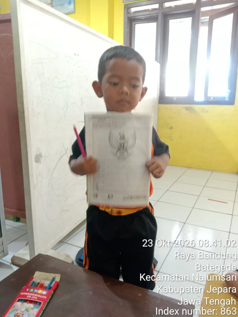 Mewarnai burung Garuda 
