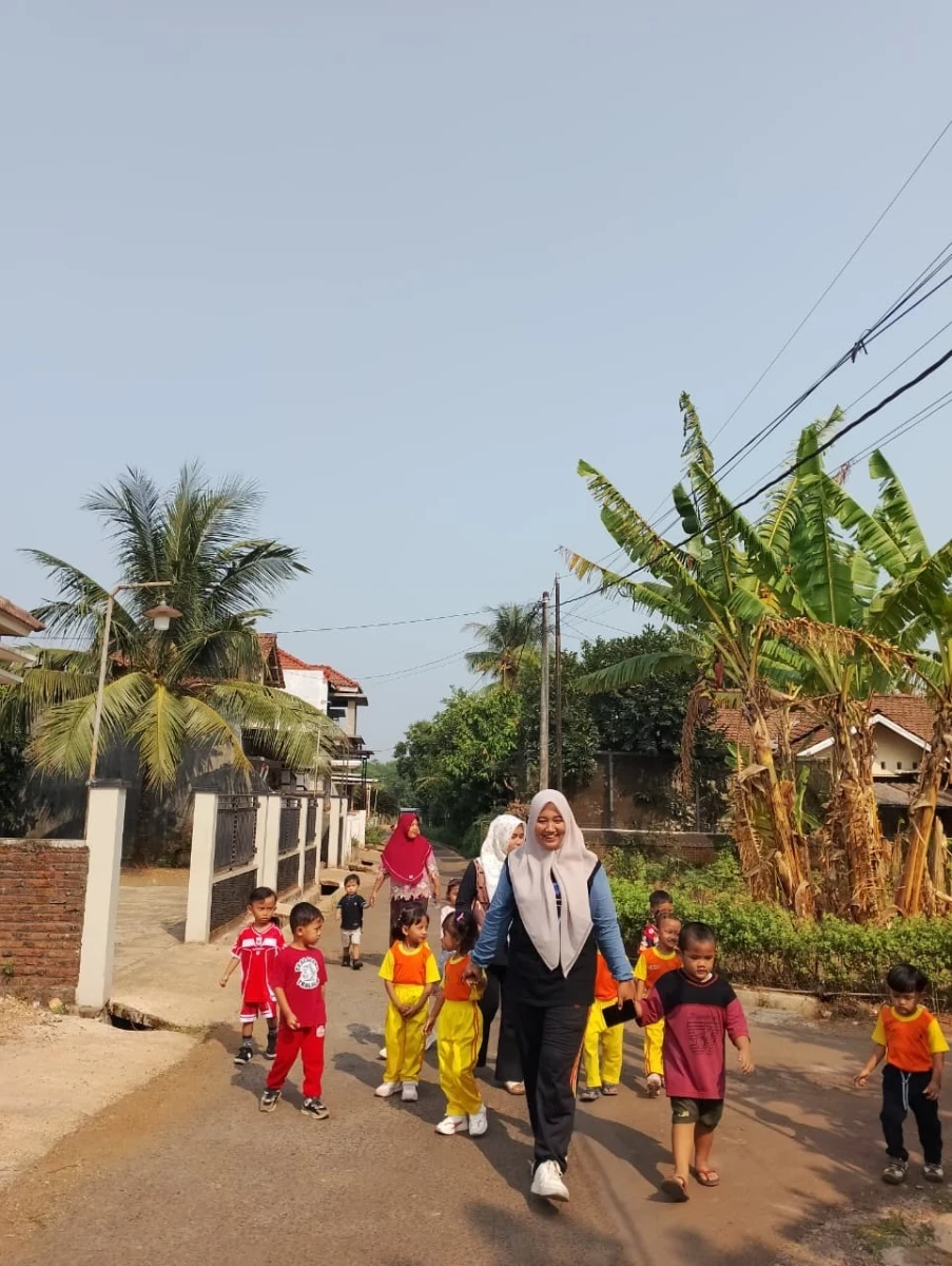 Jalan sehat & pembagian MBG