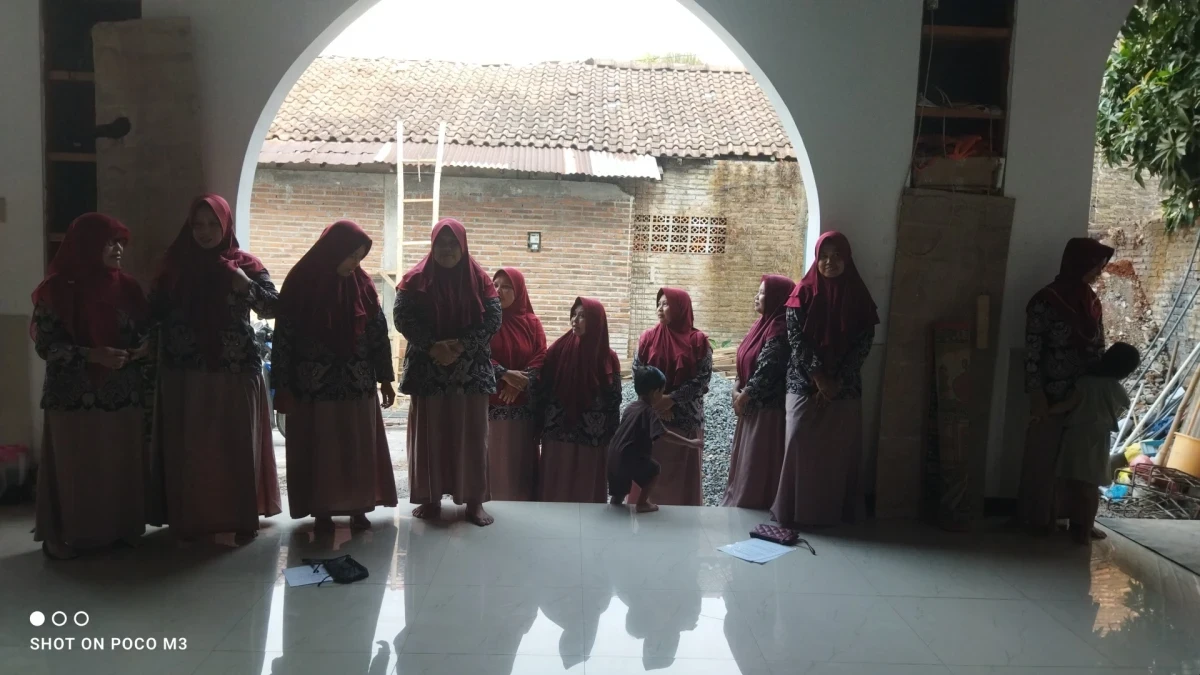 Kegiatan rutinan pkk rt 07/rw08 tahunan gang subur-smart kartini