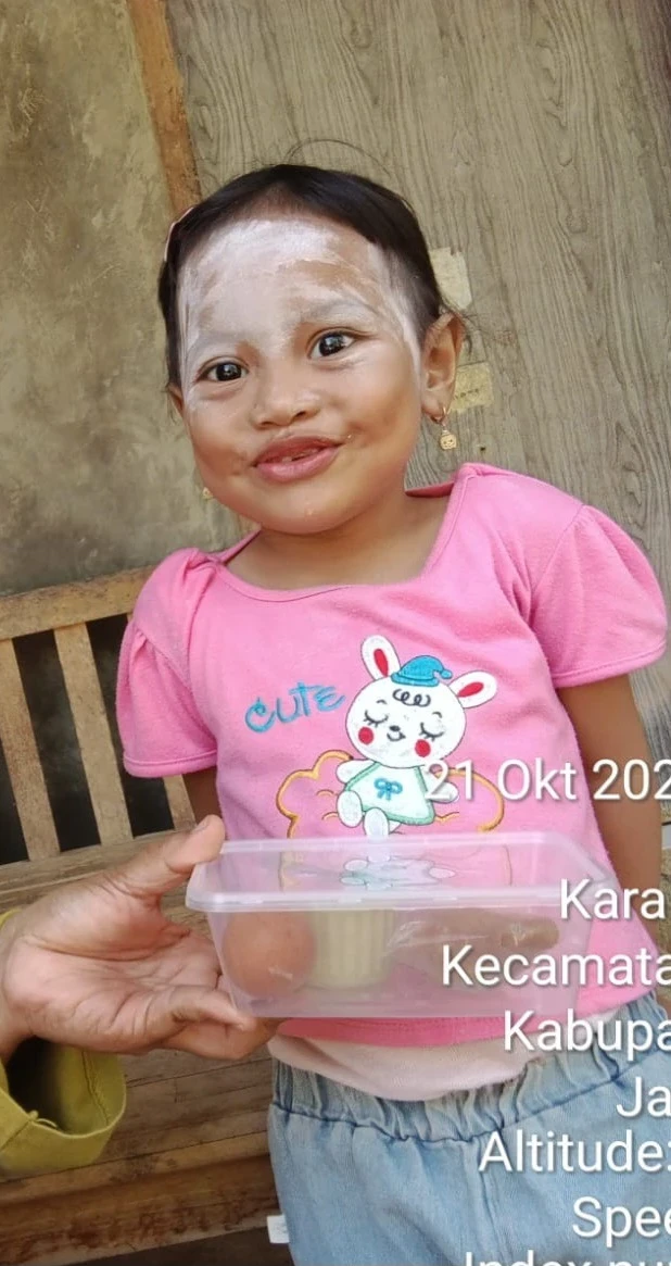 Pemberian Makanan Tambahan (PMT) Balita RW 02 Desa Karanggondang 