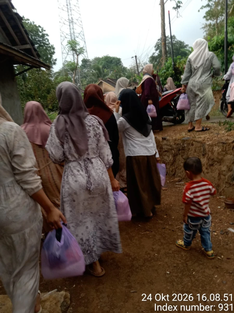 Pemberian sembako bagi lansia 
