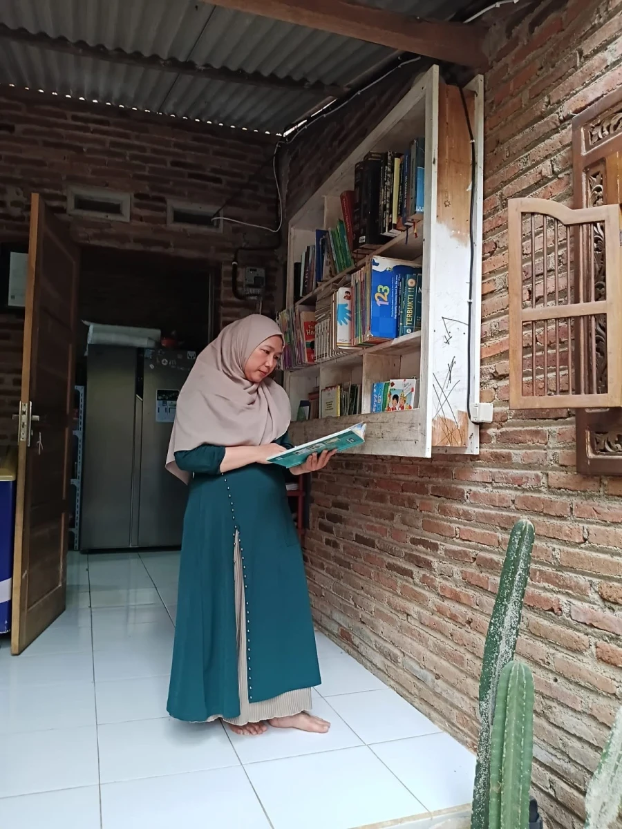Literasi di Kedai Pempek Yupaka Banyumanis Donorojo 