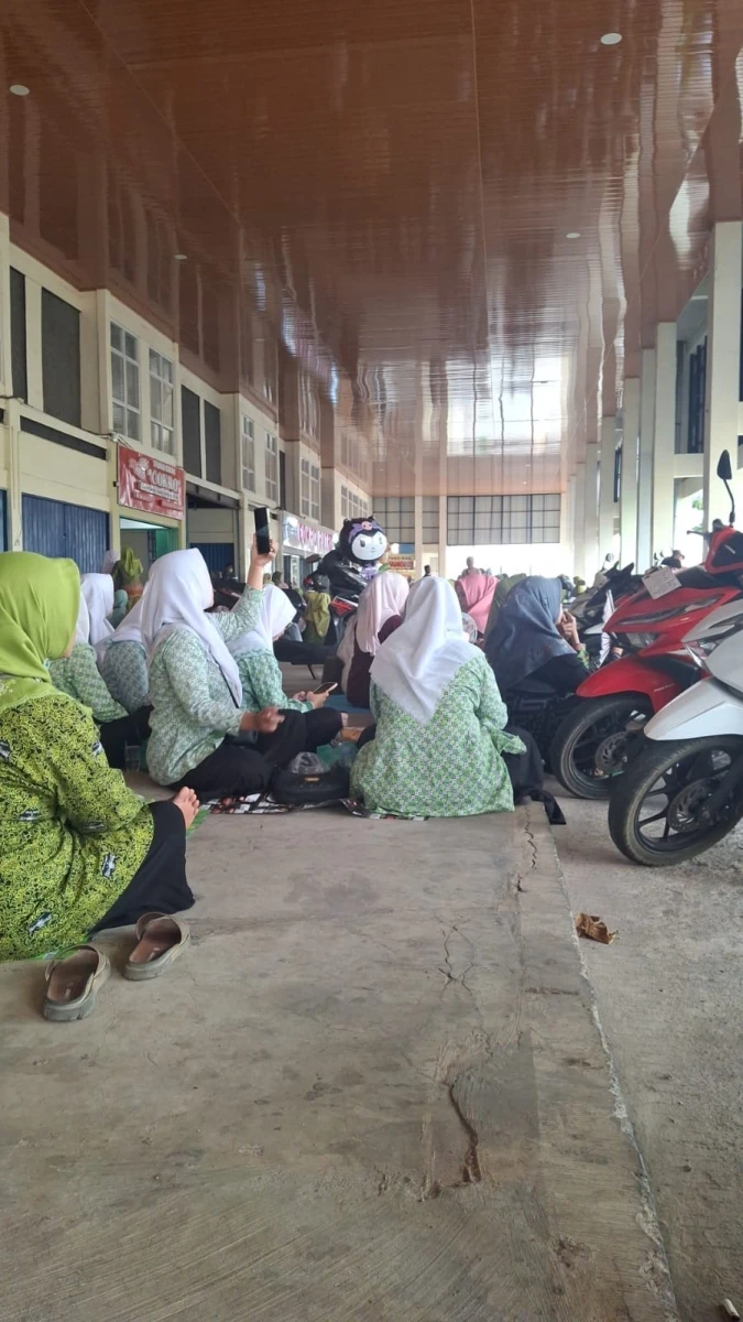 Pengajian Selapanan ibu ibu Muslimat dan Fatayat