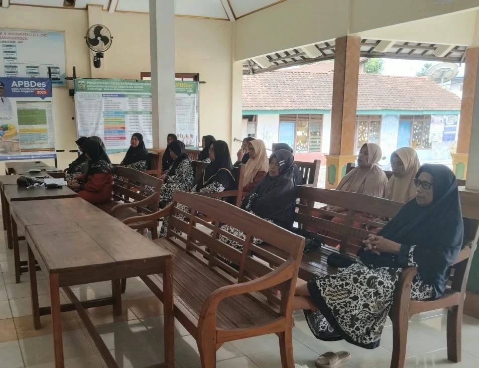 Mempererat Silaturahmi dan Menjelang Keberkahan Melalui Pertemuan Rutin Jam'iyyah Sholawat Nariyah Al-Hidayah Desa Karanggondang