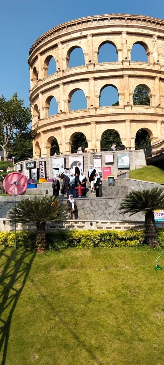 Kunjungan dan study wisata KWT Lestari Makmur Desa Mambak 