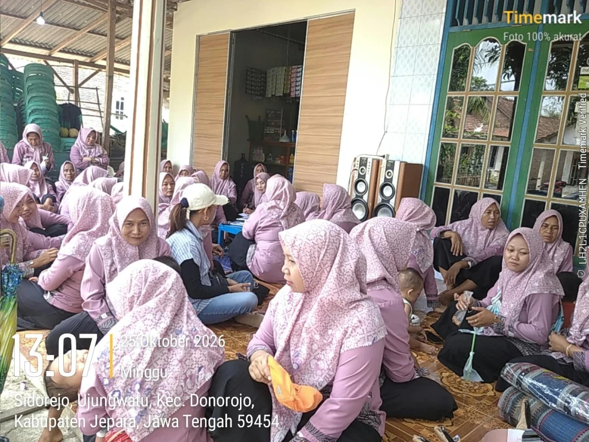 PERTEMUAN PKK DI RT 05 RW 02 SIDOREJO