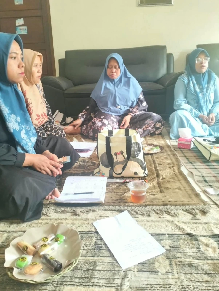 Kegiatan rutinan pkk rt 02/rw 08 tahunan bok biru