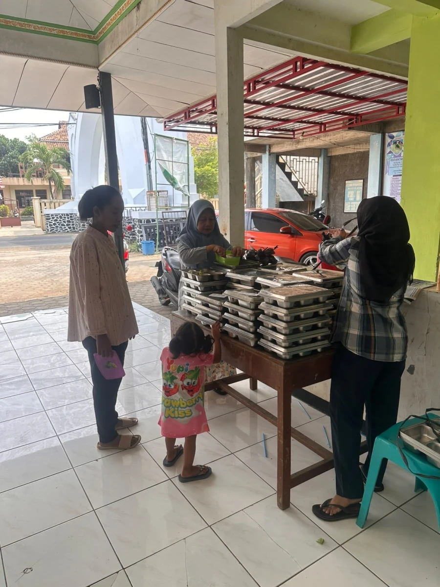 PEMBAGIAN MBG DI POS 1
