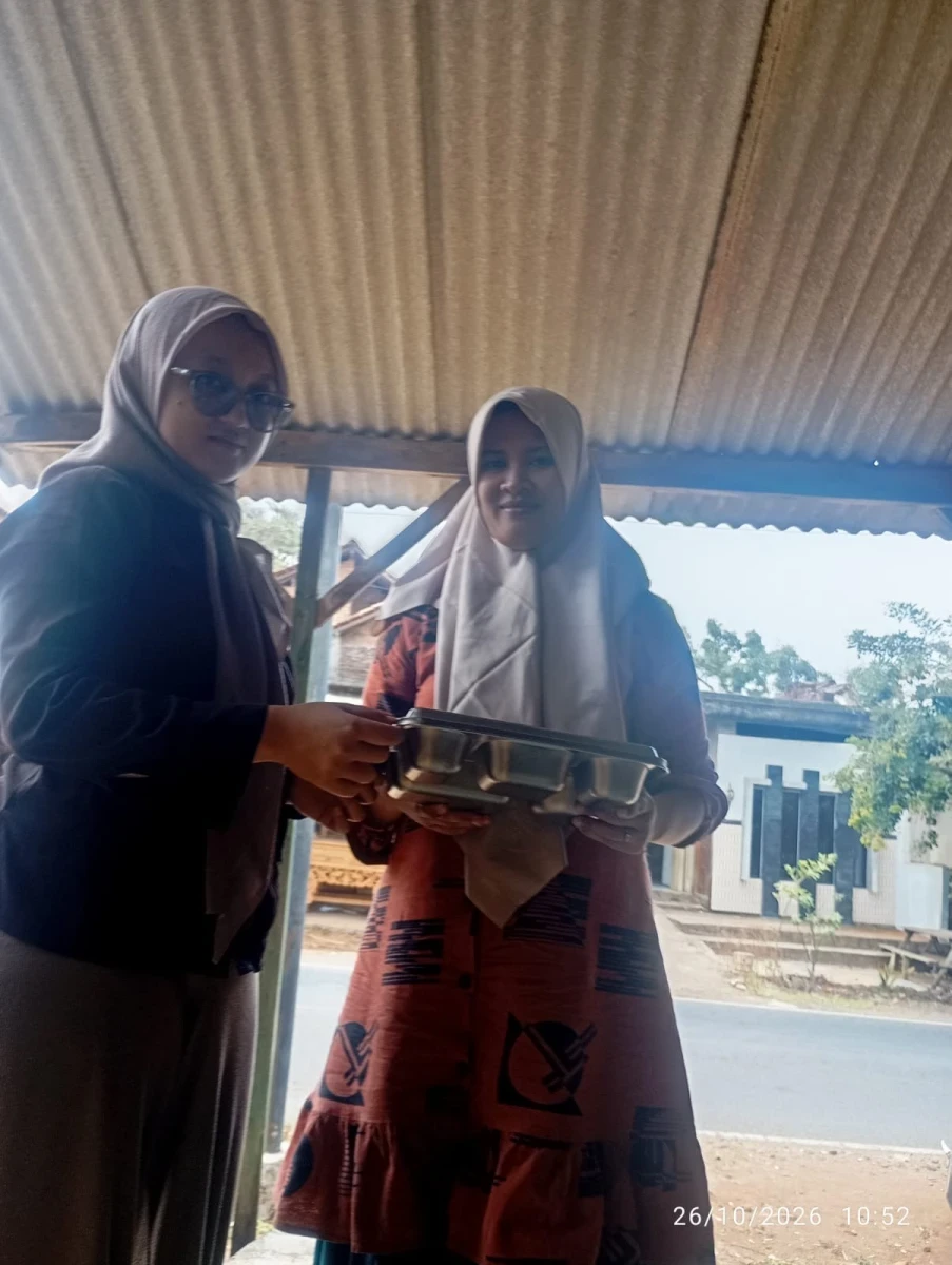 Pemberian MBG bagi Ibu Menyusui di Posyandu Kasih Ibu 5
