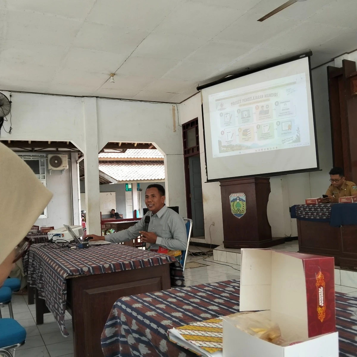 Kegiatan Sosialisasi P3S di Aula Kecamatan Kembang