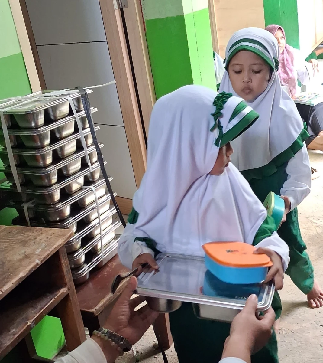 Menu Makan Bergizi Gratis (MBG) RA Darul Huda 1 Karanggondang