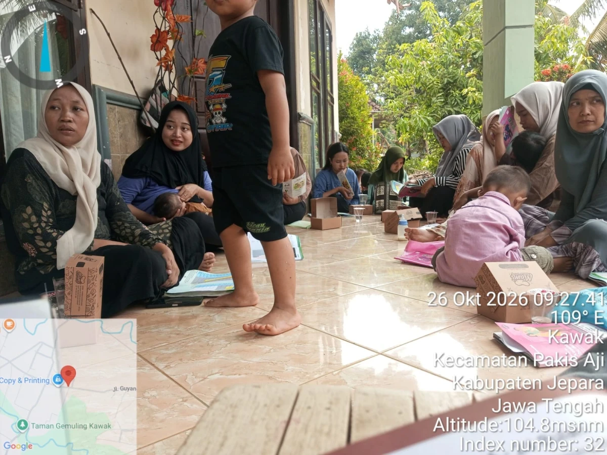 "Edukasi Kesehatan Tumbuh Kembang Anak: Suksesnya Pelaksanaan Kelas Balita Bersama TP PKK Kecamatan Pakis Aji di Desa Kawak"