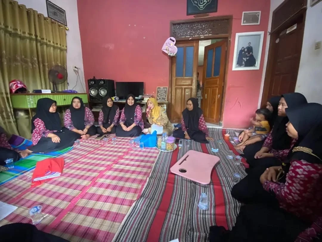 SOSIALISASI KESEHATAN HIPERTENSI PKK RW 04