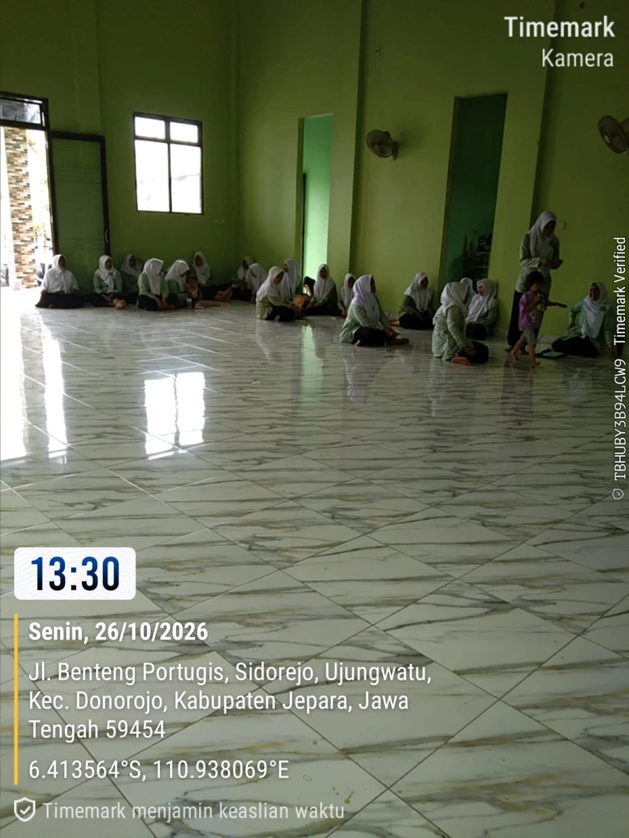 TP.PKK HADIRI PENGAJIAN FATAYAT ANAK RANTING 02 UJUNGWATU