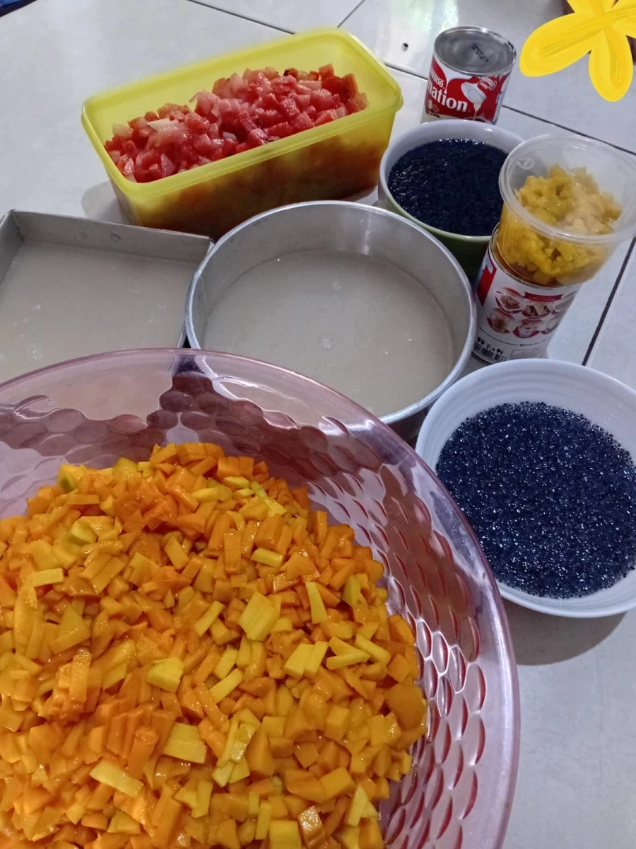 Pertemuan Rutin PKK RT 3 RW 5 Wonosari Tahunan Diisi dengan Kegiatan Membuat Es Buah