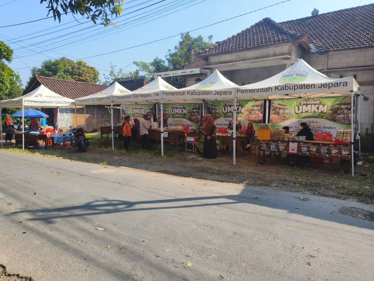 KEGIATAN JUM'AT BERANGKAT DAN PEMBUKAAN/PERESMIAN UMKM DI DESA DATAR