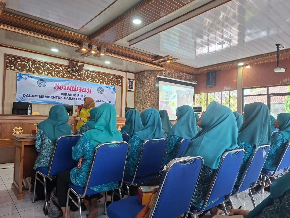 📱✨ PERAN IBU PKK DALAM MEMBENTUK KARAKTER ANAK DI ERA DIGITAL