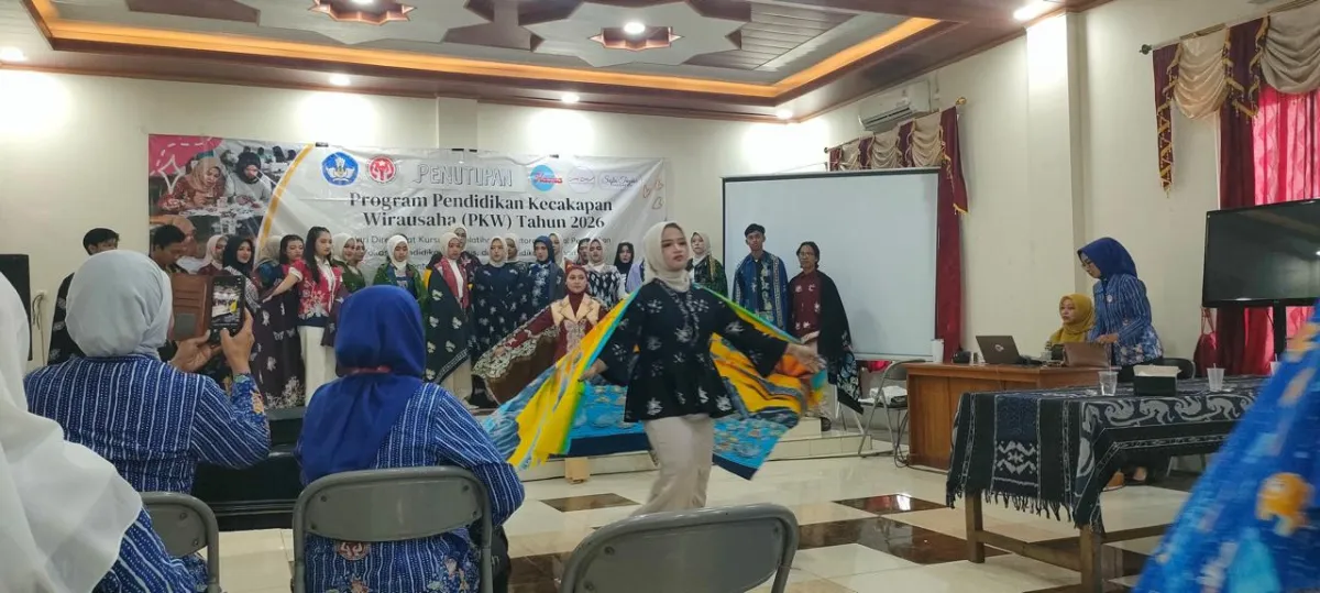 Menghadiri Undangan Dekranasda kegiatan Penutupan PKW 2026