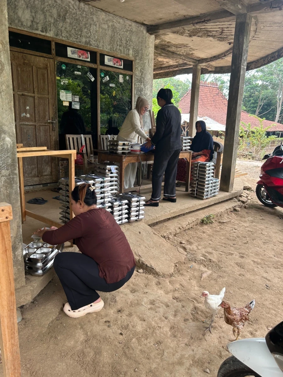 MAKANAN BERGIZI GRATIS