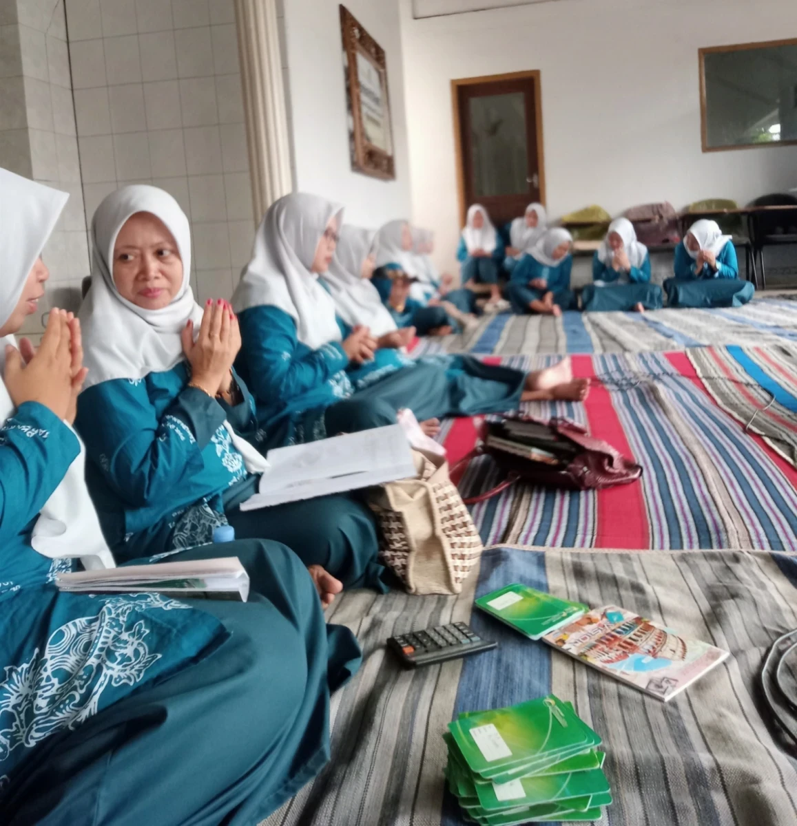 kegiatan rutinan bulanan pkk rt 3 rw 1 dukuh Randusari dengan isian manfaat mengonsumsi infused water timun
