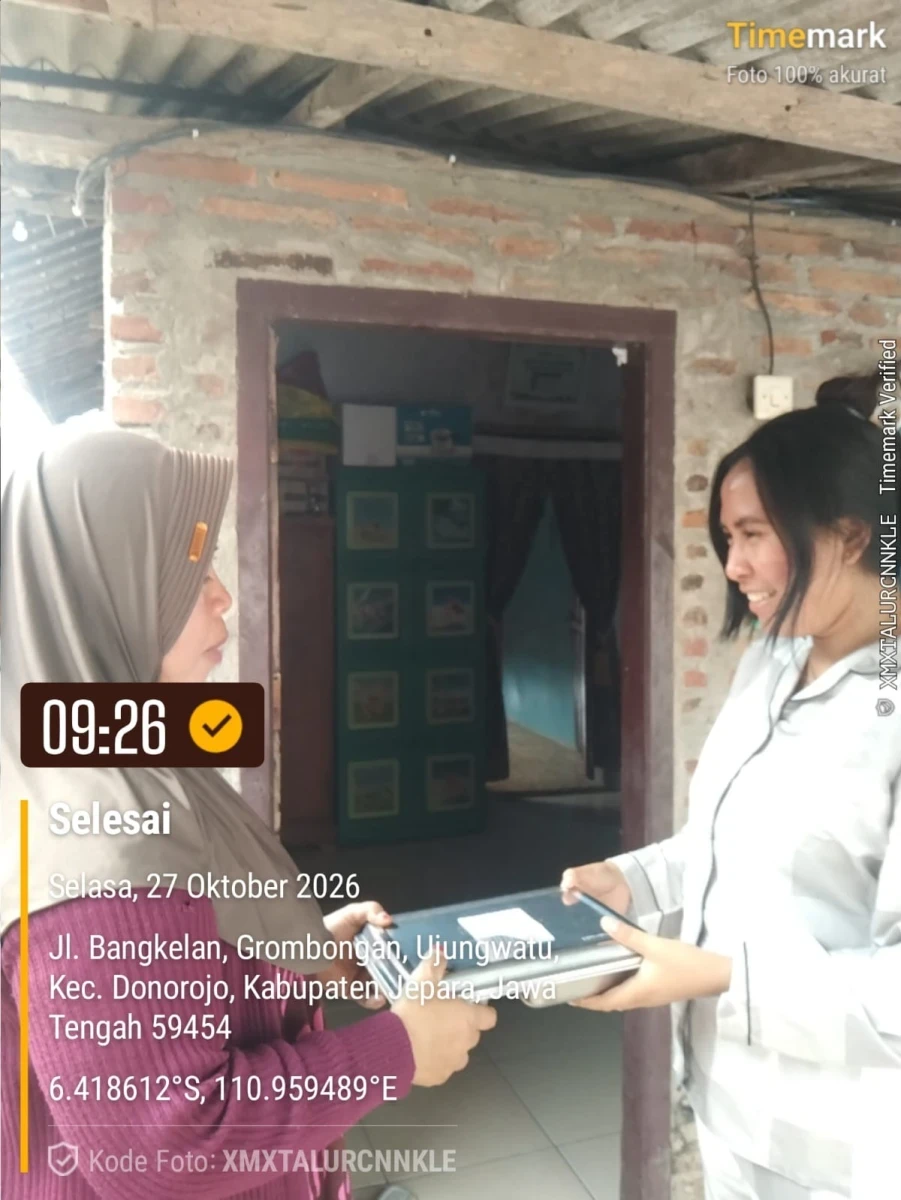 TP.PKK DESA DAMPINGI PENDISTRIBUSIAN MBG DI POS 06 RW 03 GROBOGAN