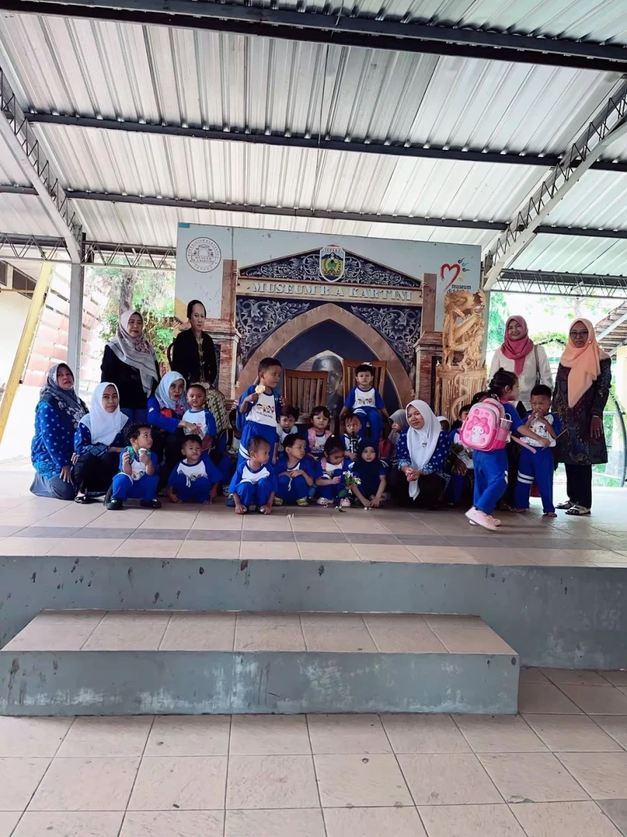 Outing ke museum.kartini