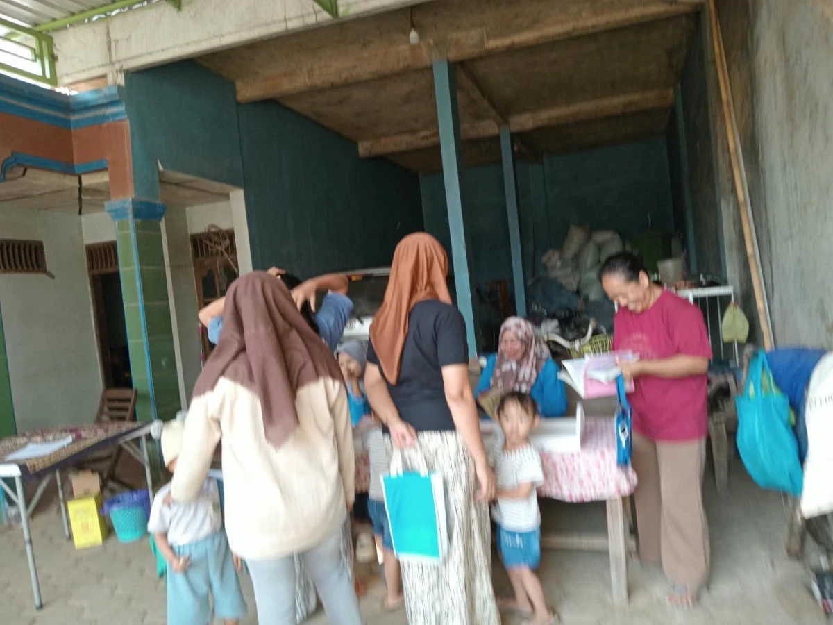 Wujudkan Masyakarat Sehat: Posyandu Nusa Indah RW 04 Gelar Pelayanan Kesehatan Rutin
