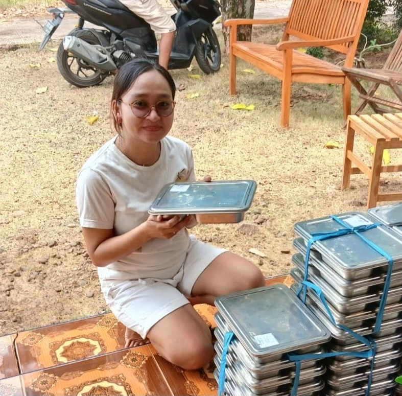 Pemberian Makanan Bergizi (MBG) untuk Ibu Hamil (Bumil) di Posyandu Harapan 4, RW 06 Karanggondang: