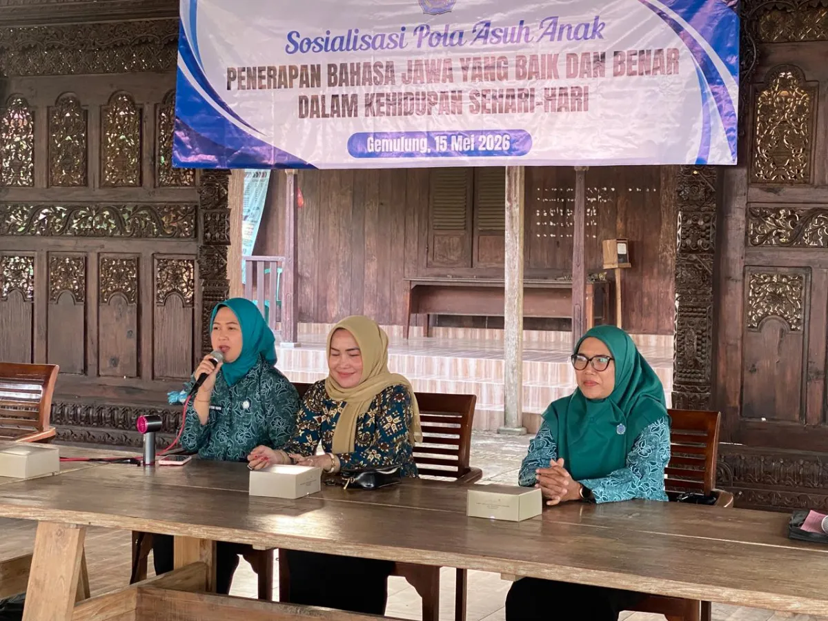 Sinergi TP PKK Kecamatan Pecangaan dan TP PKK Desa Gemulung dalam Sosialisasi Pola Asuh Anak Berbasis Bahasa Jawa.
