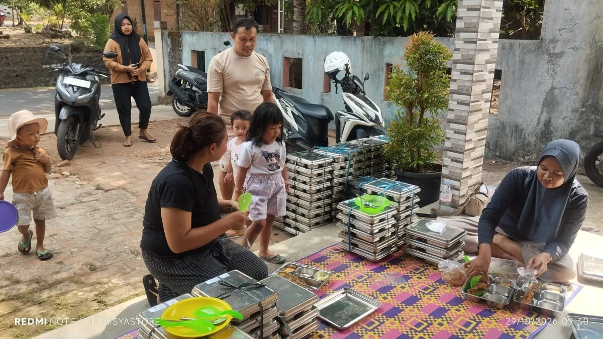Pembagian MBG di Posyandu Kasih Ibu 1 Desa Senenan
