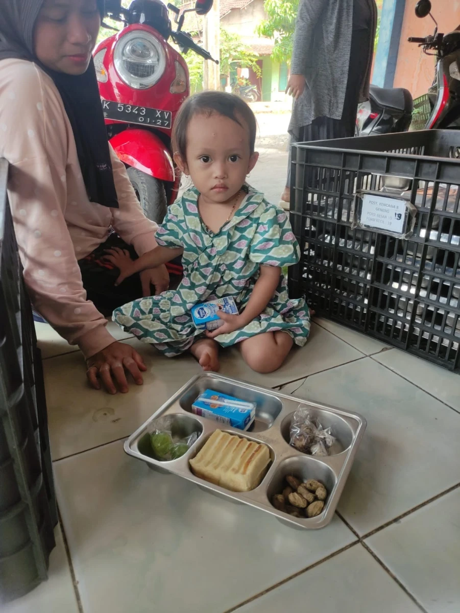 Kegiatan pendistribusian MBG(makanan bergizi gratis) desa geneng