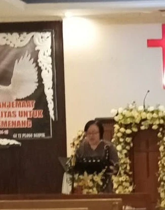 Tinggal di Dalam Kristus: Menghidupi Peran Wanita yang Berbuah Manis dalam Kesetiaan