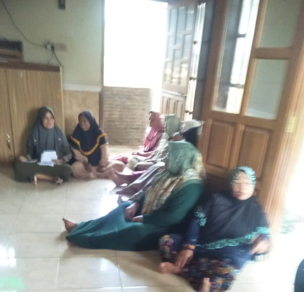 Rutinitas Penuh Berkah: Pengajian dan Tahlil Bersama Ibu-Ibu RT 05 RW 04 Karanggondang di Mushola Baitul Muttaqin