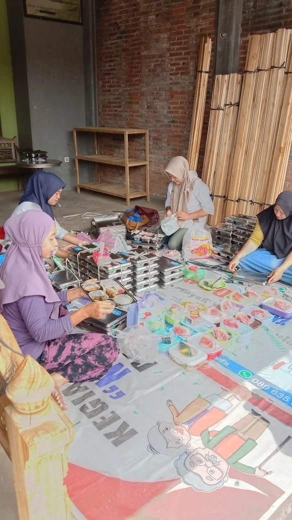 kegiatan pendistribusian mbg posyandu  rw 1  dukuh Randusari dengan tujuan balita,bumil,busui